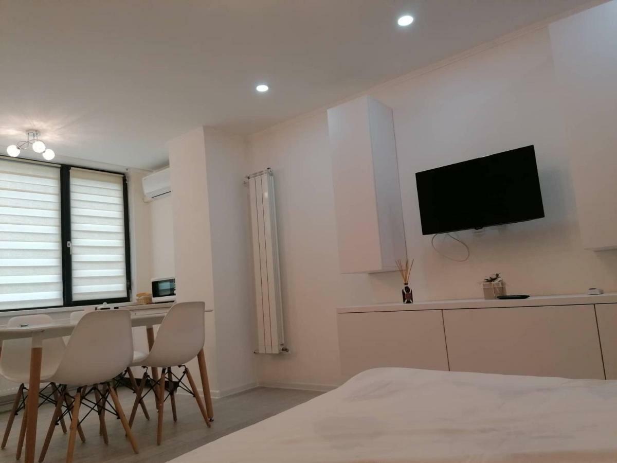 דירות קלוז'-נאפוקה White Studio מראה חיצוני תמונה